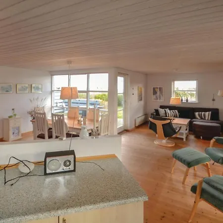 Three Bedroom Holiday In Дом отдыха Грена