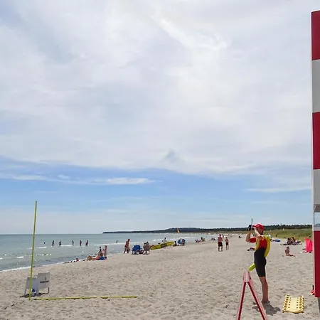 Three Bedroom Holiday In Дом отдыха *